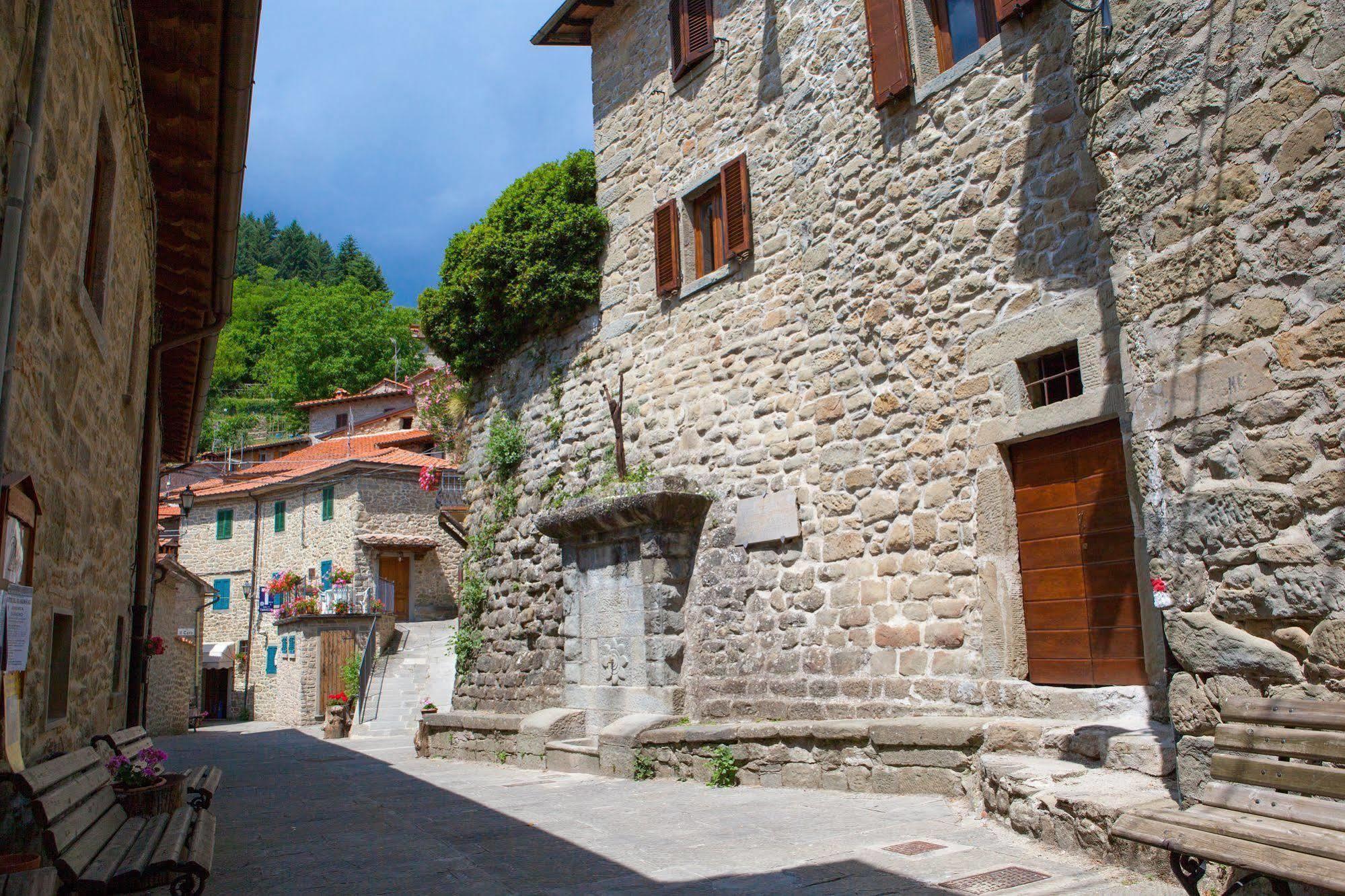 Borgo Dei Corsi Holiday House Реджиолло Экстерьер фото