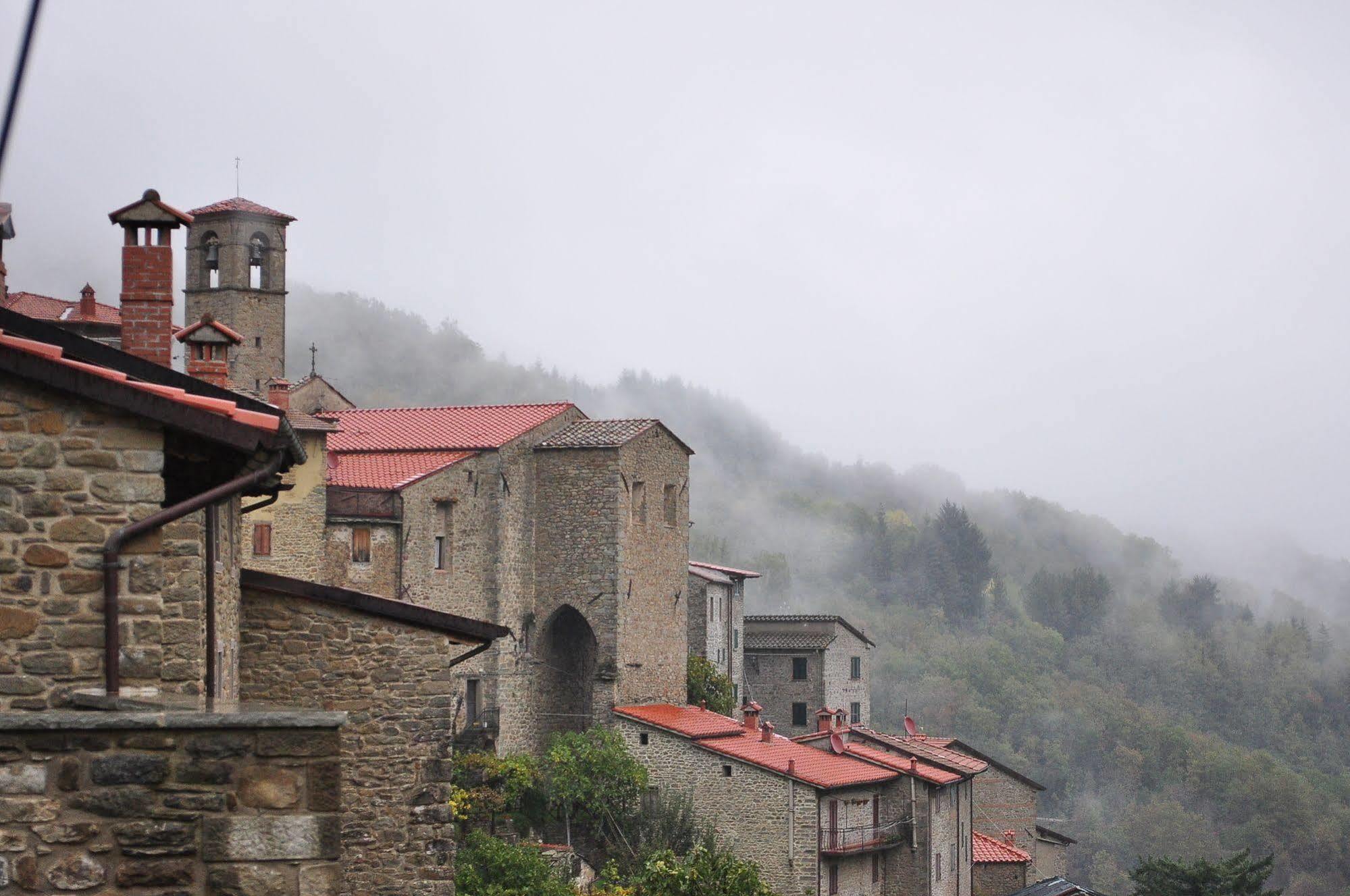 Borgo Dei Corsi Holiday House Реджиолло Экстерьер фото