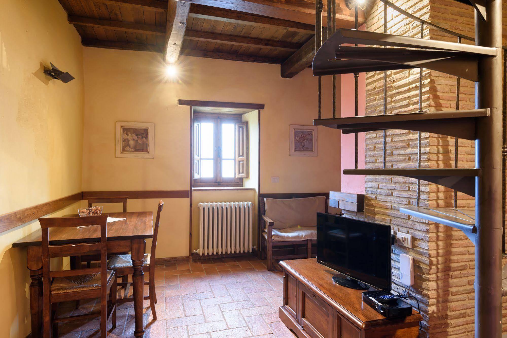 Borgo Dei Corsi Holiday House Реджиолло Экстерьер фото
