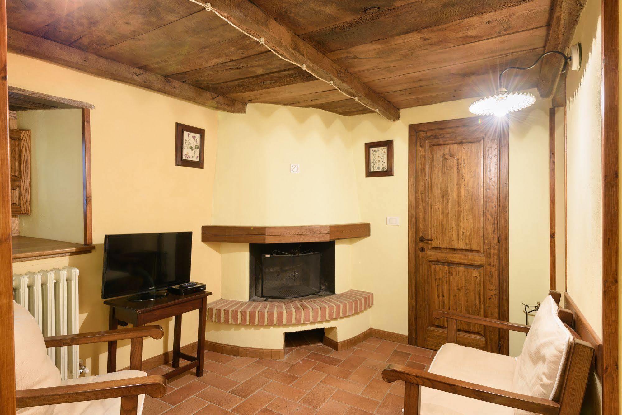 Borgo Dei Corsi Holiday House Реджиолло Экстерьер фото
